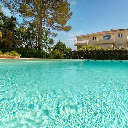 Апартаменти Domaine Valescia